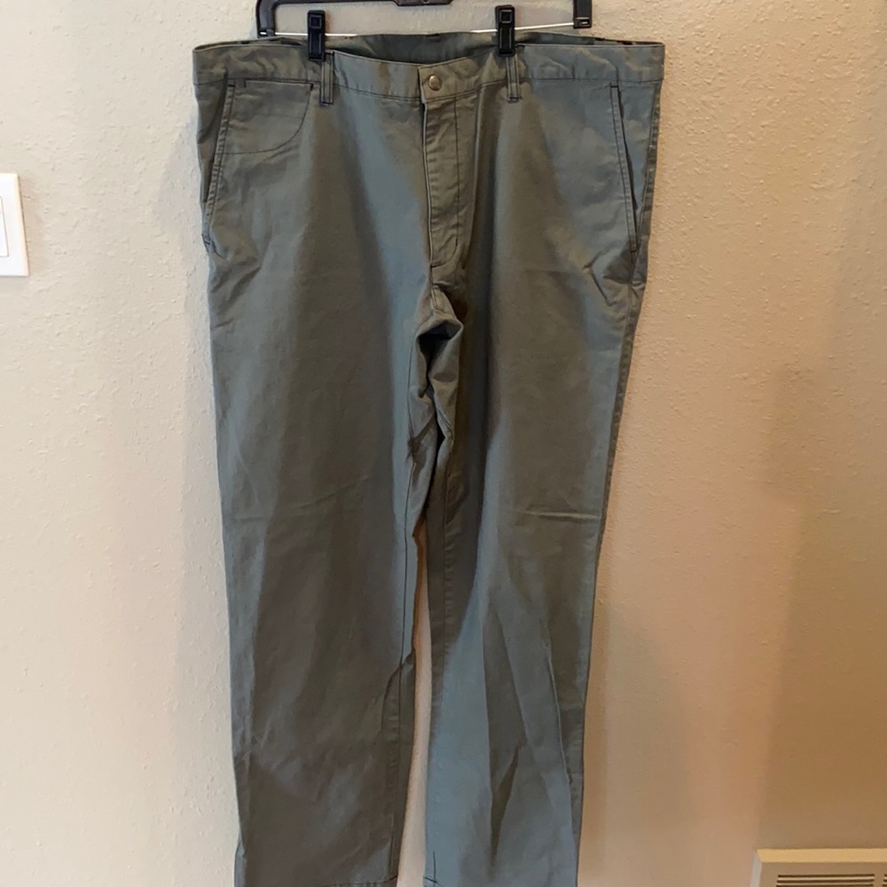 NWOT men's Woolrich woolen mills pants!🎈